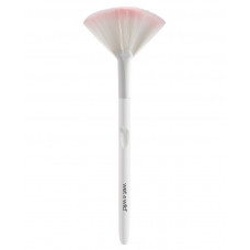 Wet and Wild Fan Brush  